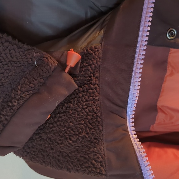 Barely worn winter coat - Picture 7 of 16